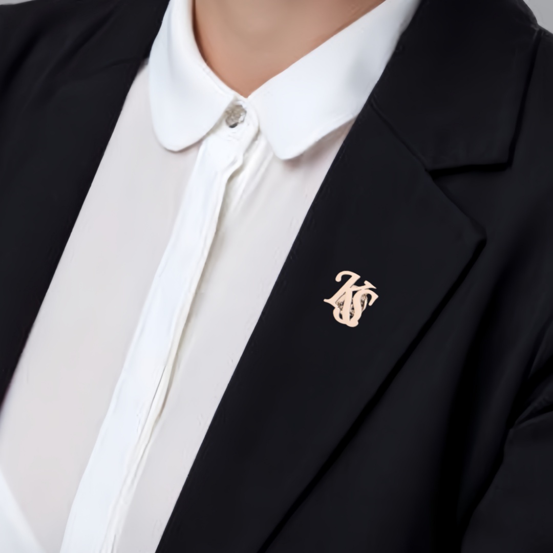 パーソナライズされたイニシャルジャケットラペルピンユニークな - Vintage Fashion Labels のレビューと価格